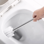 Cepillo para inodoro con porta cepillo adhesivo