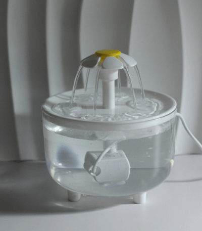 Fuente De Agua Recirculante Flor Usb Para Perros Y Gatos