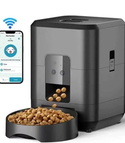 Comedero automático programable para mascotas con pantalla LCD y diseño moderno en color negro